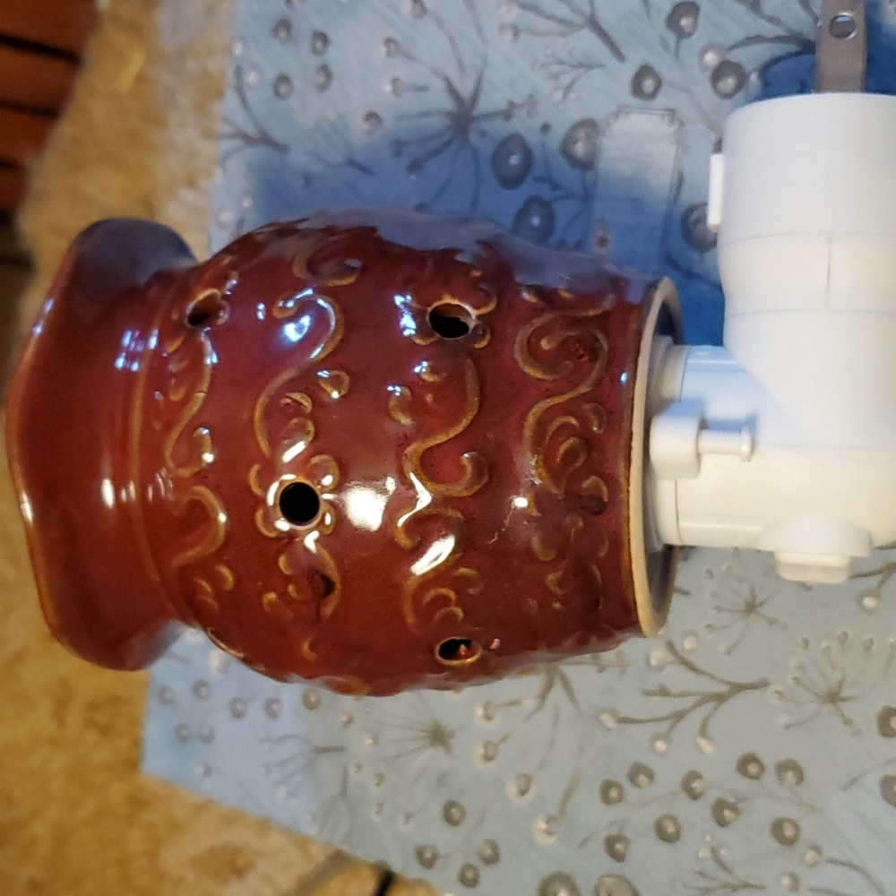 Scentsy Plug In Warmer - Picture 4 of 4